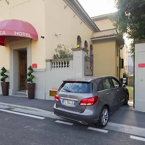 *** Hotel La Fortezza Italy