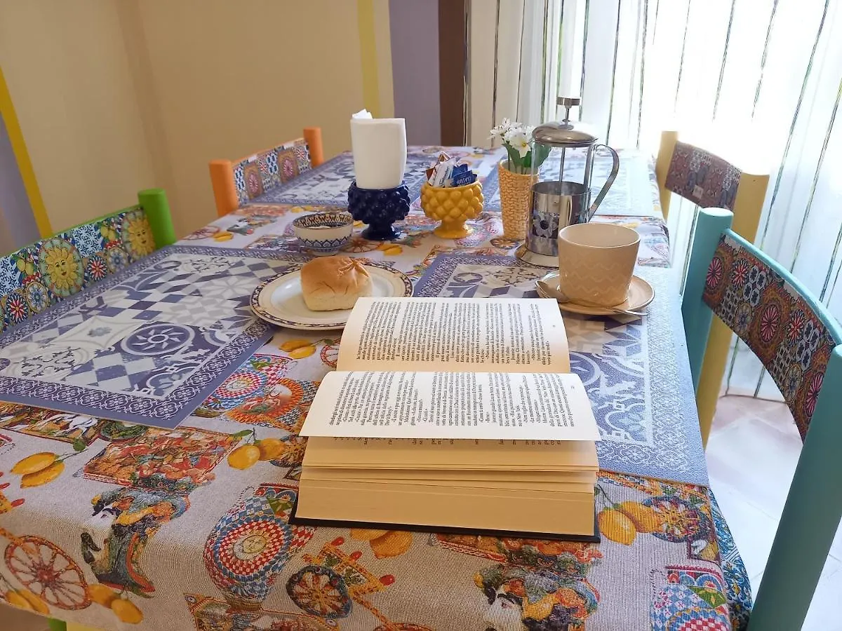 Bed&Book Palazzo Cutelli Bed and Breakfast Palermo Bed & Breakfast