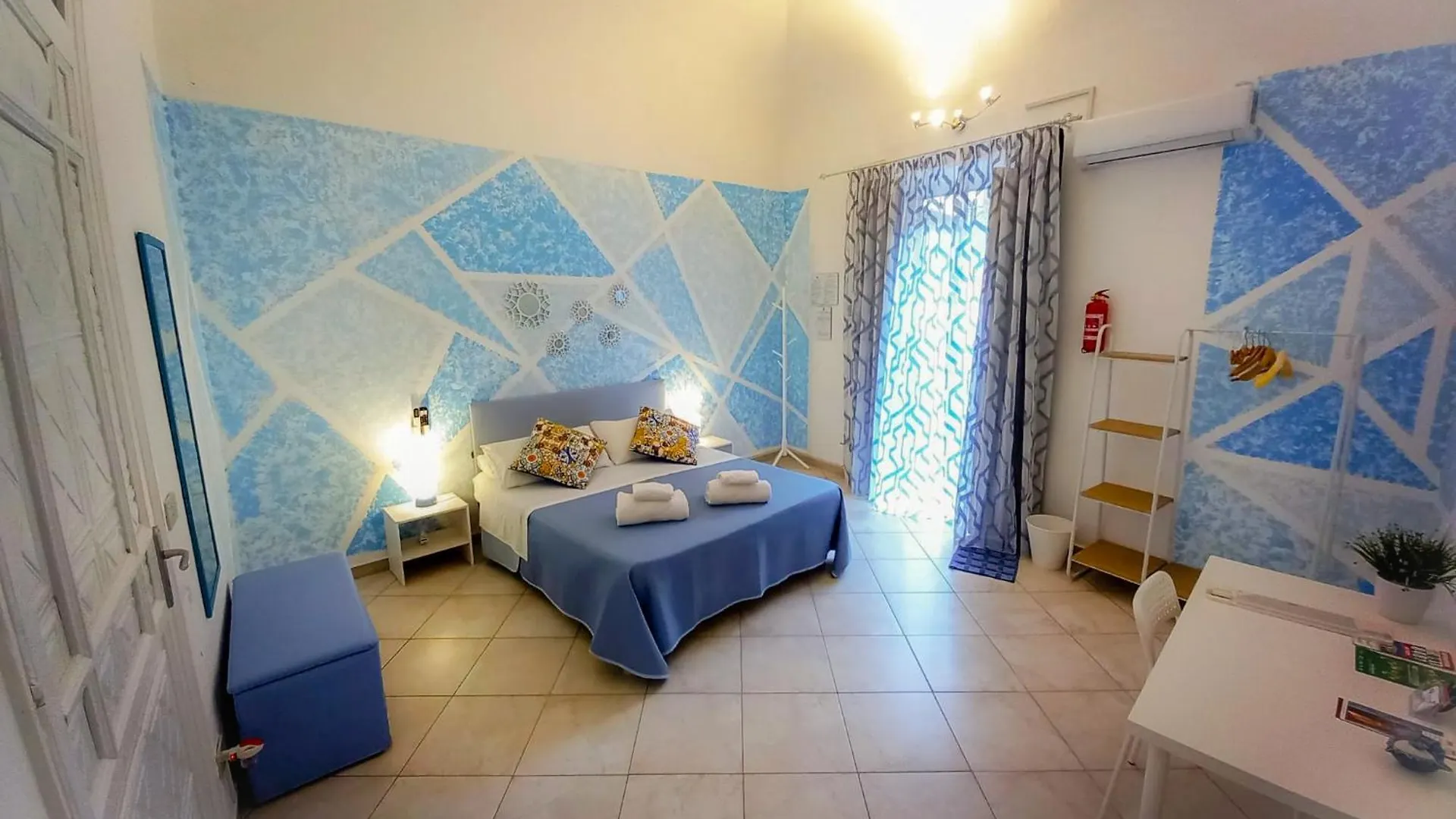 Bed&Book Palazzo Cutelli Bed and Breakfast Palermo Italien