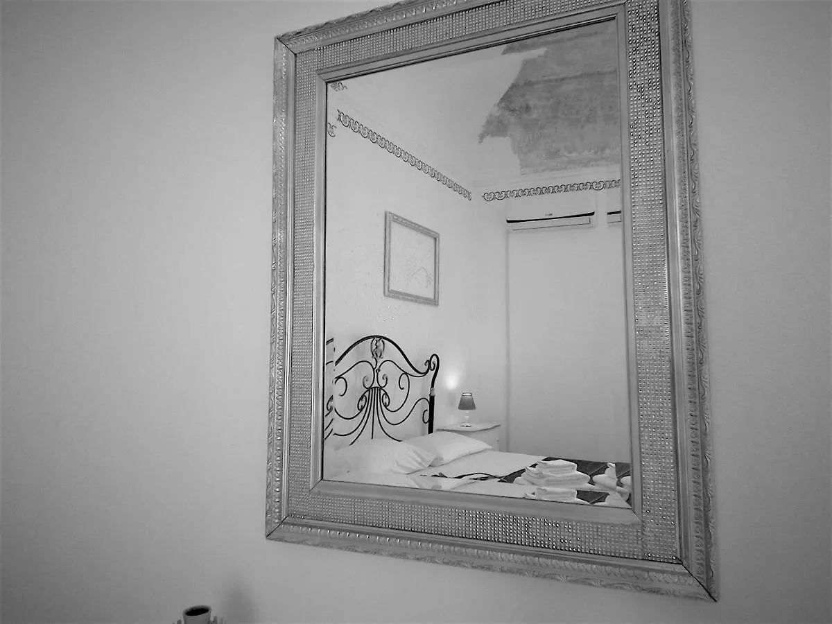 *** Nocleg ze śniadaniem Bed and Breakfast Bed&Book Palazzo Cutelli Palermo Włochy